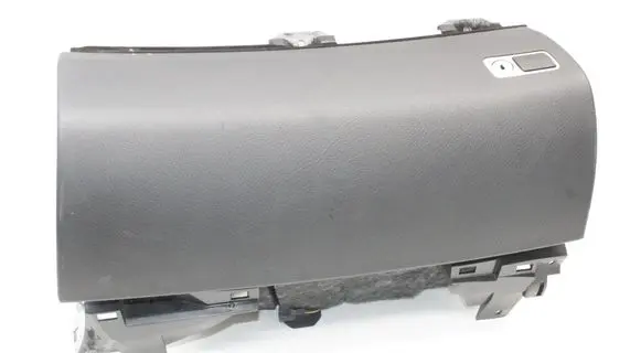 Mercedes-Benz S W221 Glove box