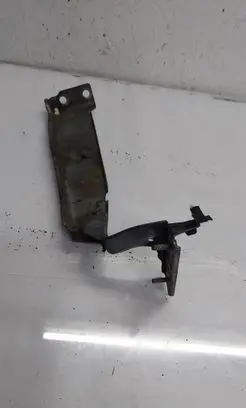 Audi A4 S4 B8 8K Fender mounting bracket 8K0821136B