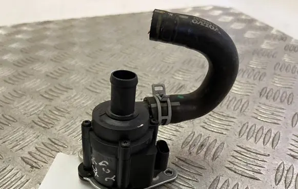 Volvo XC90 Electric auxiliary coolant/water pump 31338211 518705020