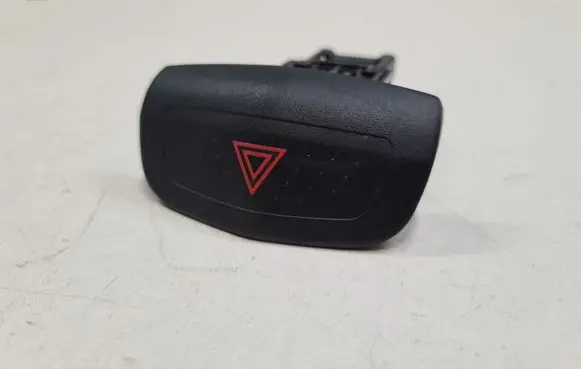 Nissan Primera Hazard light switch 06016