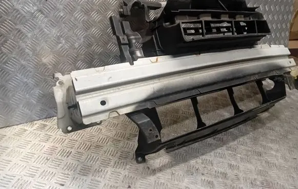 Mitsubishi Outlander Radiator support slam panel