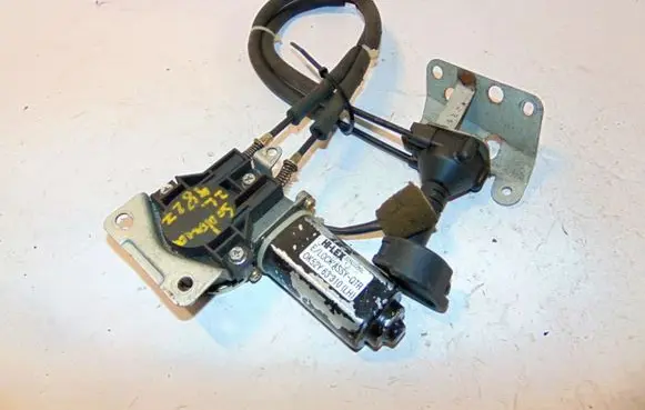 KIA Carnival Vent window/glass motor 0K52Y63310