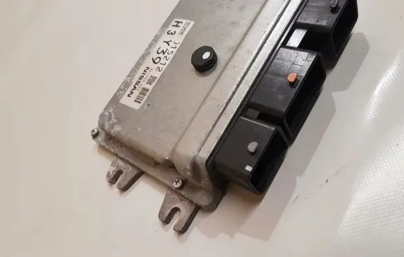 Nissan Juke I F15 Engine control unit/module nec999072