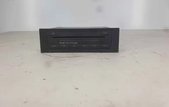 Audi A4 S4 B7 8E 8H CD/DVD changer 8e0035111