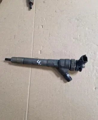 Renault Trafic III (X82) Fuel injector H8201055367