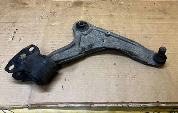 Ford Mondeo MK V Front control arm 060379G