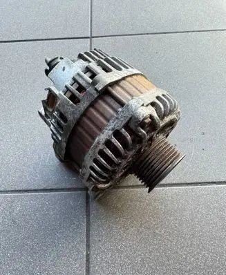 Nissan Tiida C11 Generator/alternator 23100EM01A