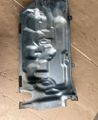 Volvo XC60 Heat shield in engine bay 31335579