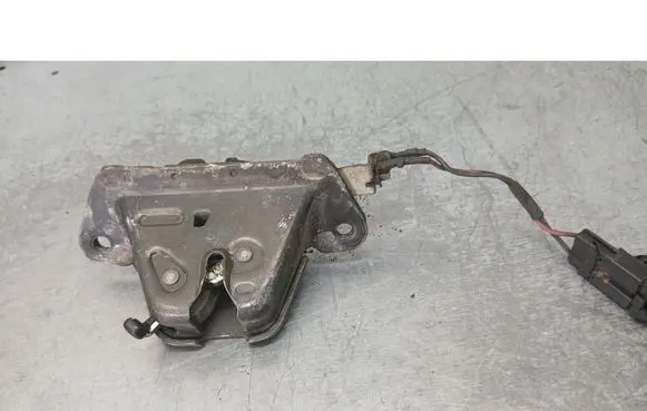 Nissan Almera Tailgate/trunk/boot lock/catch/latch