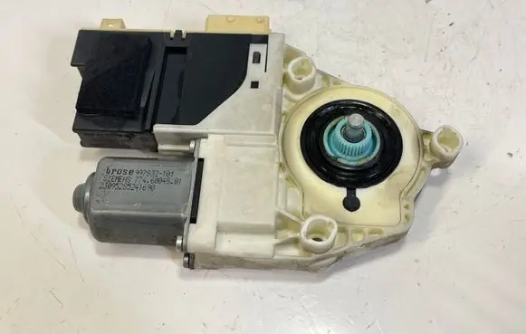 Citroen C4 I Front door window regulator motor 0536010902