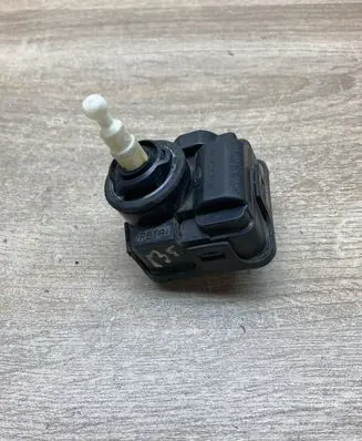 Volkswagen Golf III Headlight level adjustment motor 1H0941295C 007282