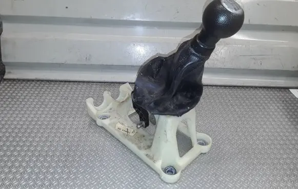 Nissan Pixo Gear shifter/selector 