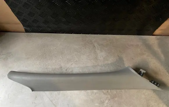 Volvo XC70 (A) pillar trim