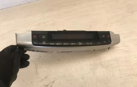 Lexus CT 200H Climate control unit 5590076060 232200ER8B 3A09232200ER8B