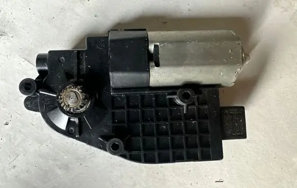 Sunroof motor/actuator