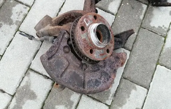 Skoda Octavia Mk1 (1U) Front wheel hub