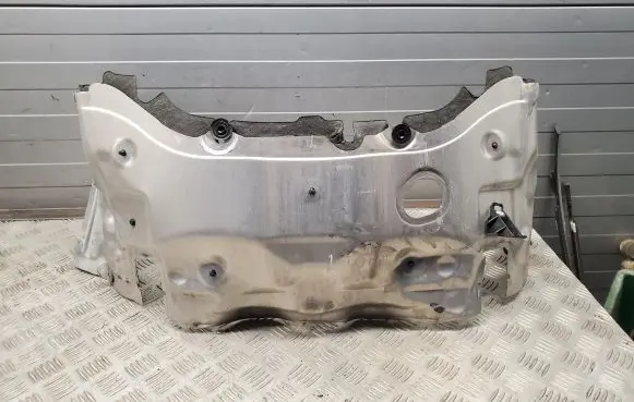 Mercedes-Benz C W204 Heat shield in engine bay A2046280555