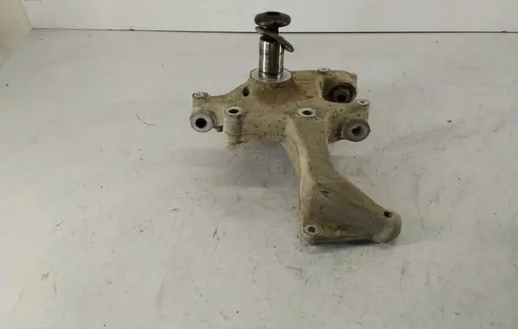 Volkswagen PASSAT B6 Rear wheel hub 3C0505