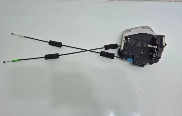 Lexus RX 330 - 350 - 400H Rear door lock 