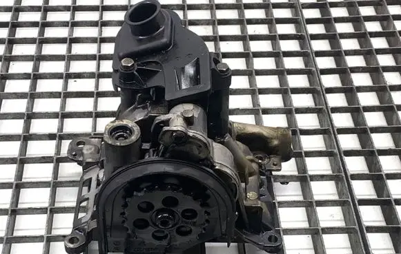 BMW X6 F16 Oil pump 