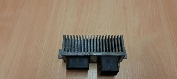 Renault Laguna III Glow plug pre-heat relay 8200558438A 8200558438