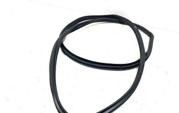 Rear door rubber seal (on body)