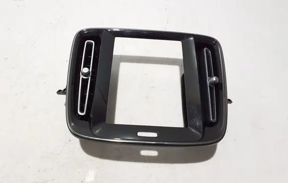 Volvo XC40 Dash center air vent grill 32277960