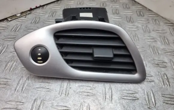 Renault Scenic III - Grand scenic III Dashboard side air vent grill/cover trim 1012124