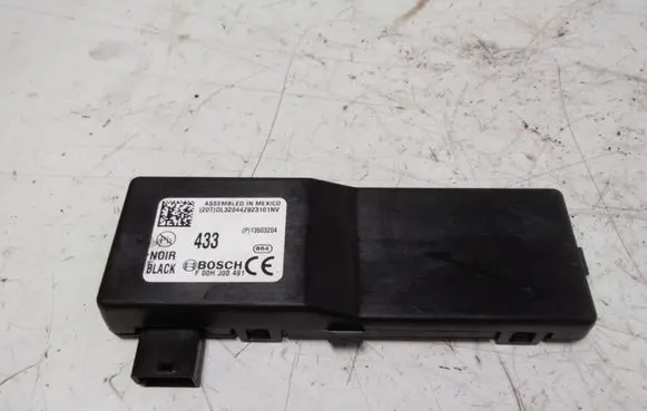 Opel Insignia A Door central lock control unit/module 13503204