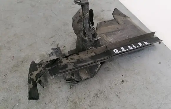 Audi A8 S8 D3 4E Intercooler air guide/duct channel 4E0121284D