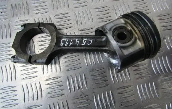 Fiat Doblo Piston with connecting rod