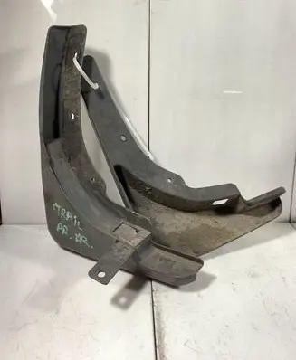 Nissan X-Trail T30 Front mudguard 638558H300