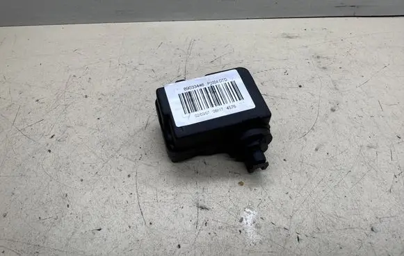Volvo S60 Headlight level adjustment motor 89033446