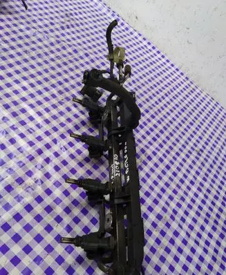 Volkswagen New Beetle Fuel injectors set 0260155827