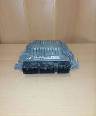 Volvo V50 Engine control unit/module 30729518