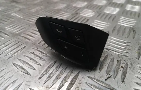 Steering wheel buttons/switches