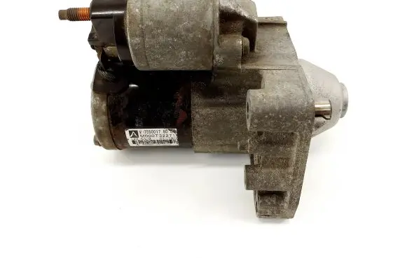 Peugeot 5008 Starter motor M000T32271