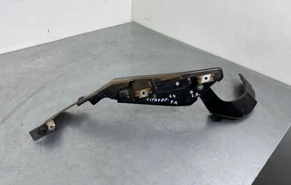 Citroen C4 SpaceTourer Fender mounting bracket 016693004 017243002 9801669580
