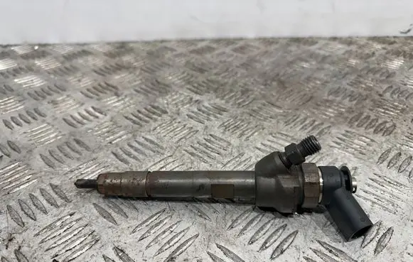 BMW 1 E81 E87 Fuel injector 779844604