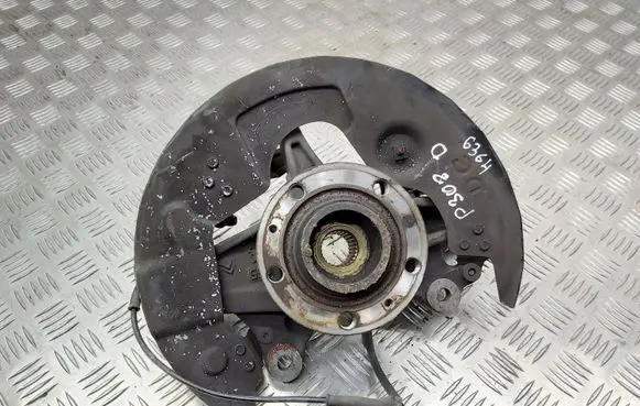 Front wheel hub