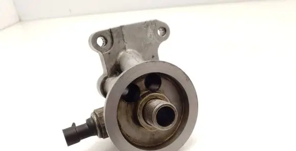 Chevrolet Epica Oil filter mounting bracket
