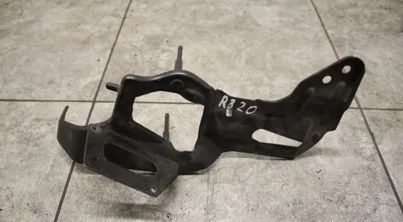 Mercedes-Benz R W251 Pneumatic air compressor holding bracket 