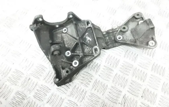 Volvo V70 Generator/alternator bracket 30731516