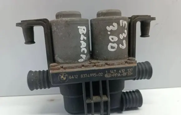 BMW 5 E39 Coolant heater control valve 8374995 1147412137 64128374995