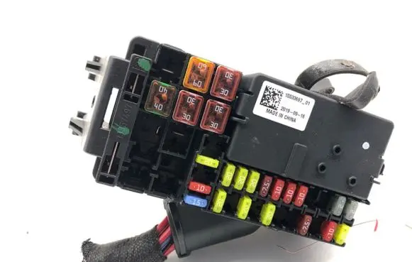 Opel Astra K Fuse box set 15533697