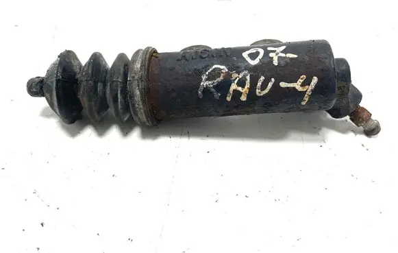 Toyota RAV 4 (XA30) Clutch slave cylinder 