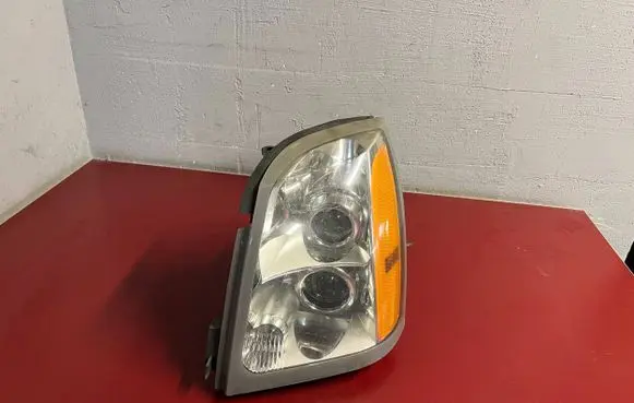 Cadillac SRX Headlight/headlamp 15926965