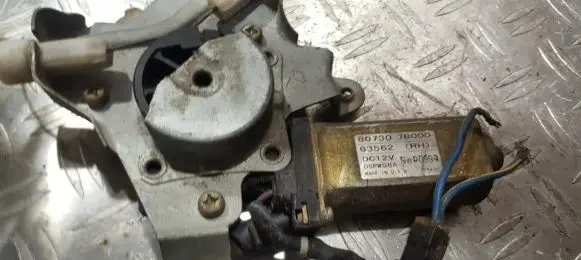 Nissan Quest Front door window regulator motor 807307b000 63562