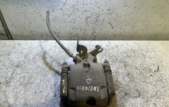 Opel Insignia A Rear brake caliper