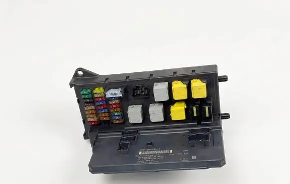 Mercedes-Benz Sprinter W906 SAM control unit A9069004700